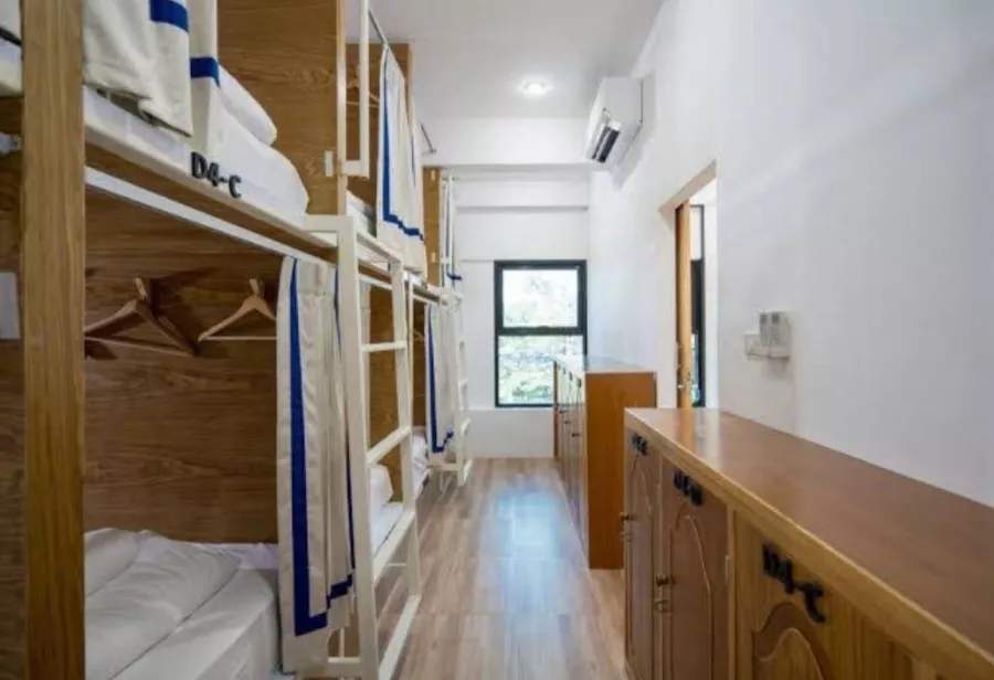 Хостел Hanuman V.I.P в Пхукете: Хостел, Hostel, Бар, Бильярд, Bar, Pool, Hotel, Отель,