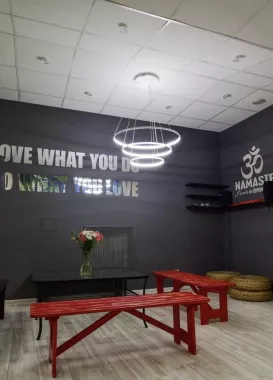 Студия йоги Hot Yoga