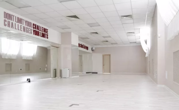 Студия йоги Hot Yoga