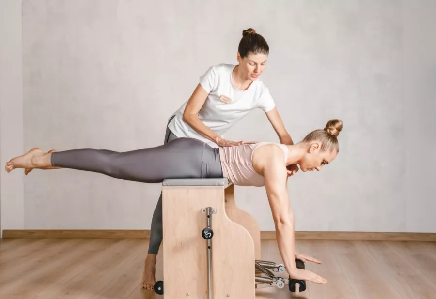 Студия растяжки Arnoa Pilates в Екатеринбурге: Йога, Фитнес , Гибкость , Растительное , Пилатес, Женское пространство , Здоровье , Тренировки ,