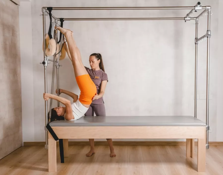 Студия растяжки Arnoa Pilates в Екатеринбурге: Йога, Фитнес , Гибкость , Растительное , Пилатес, Женское пространство , Здоровье , Тренировки ,