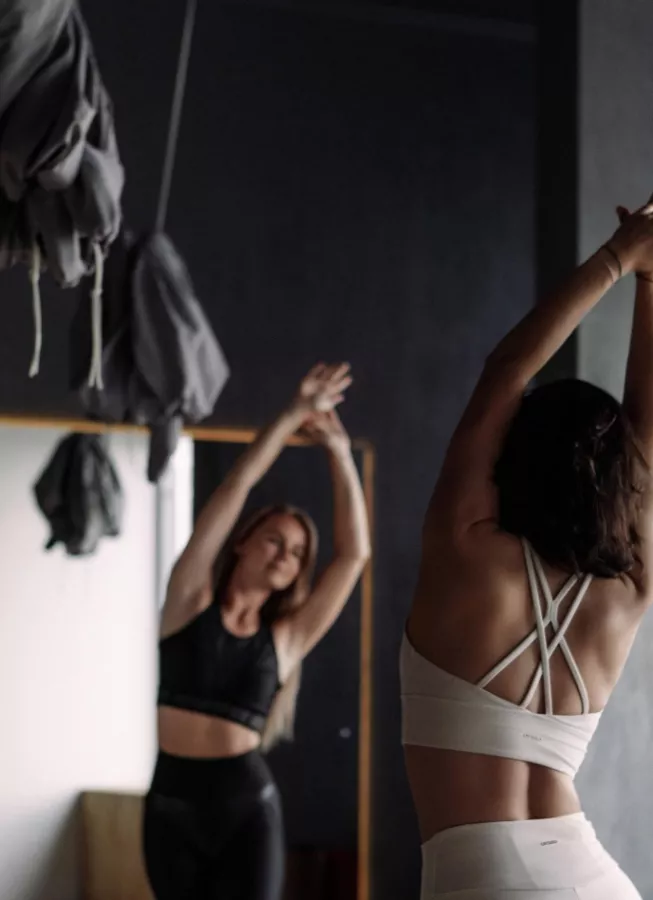 Студия йоги Inlight fitness studio в Екатеринбурге: Растяжка, Здоровье, Пилатес,