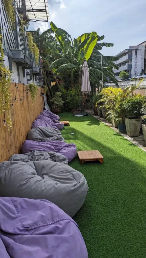 Хостел Mad Monkey Phuket в Пхукете: Хостел, Кафе, Бассейн, Отель, Бильярд, Pool, Hotel, Hostel, Cafe, Swimming Pool,