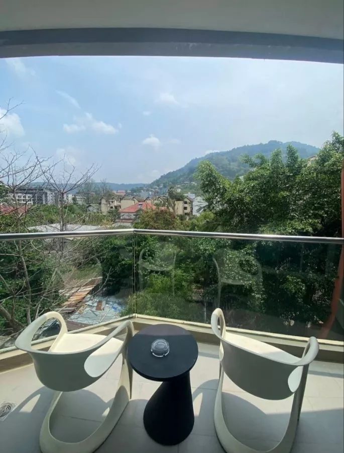 Хостел Mad Monkey Phuket в Пхукете: Хостел, Кафе, Бассейн, Отель, Бильярд, Pool, Hotel, Hostel, Cafe, Swimming Pool,