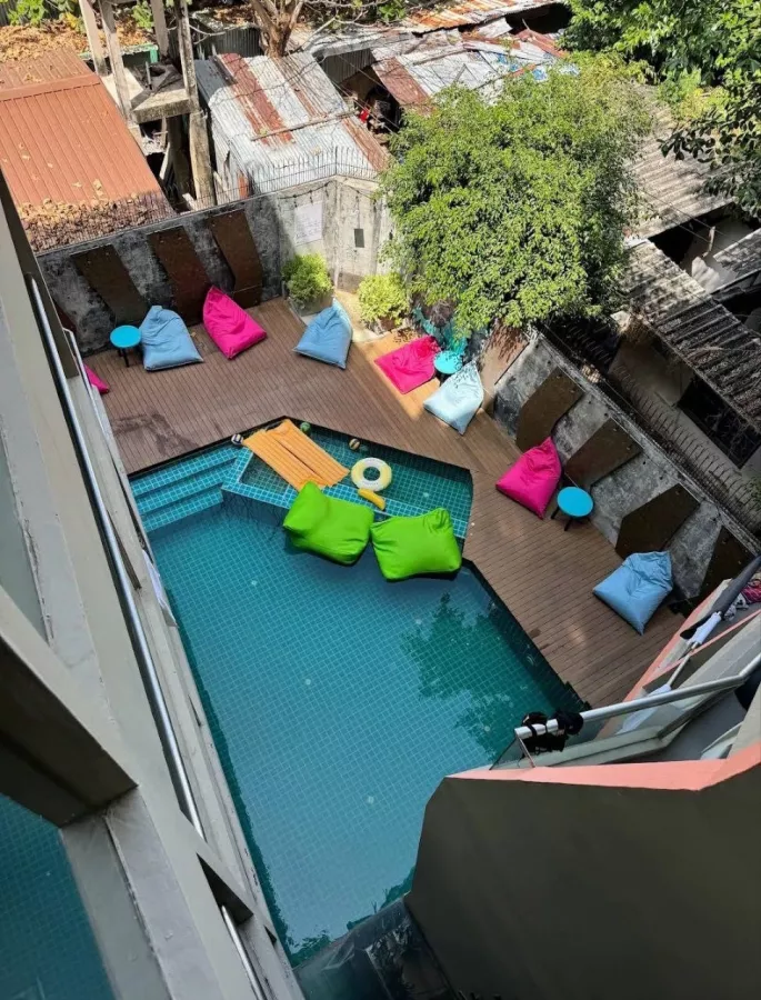Хостел Mad Monkey Phuket в Пхукете: Хостел, Кафе, Бассейн, Отель, Бильярд, Pool, Hotel, Hostel, Cafe, Swimming Pool,