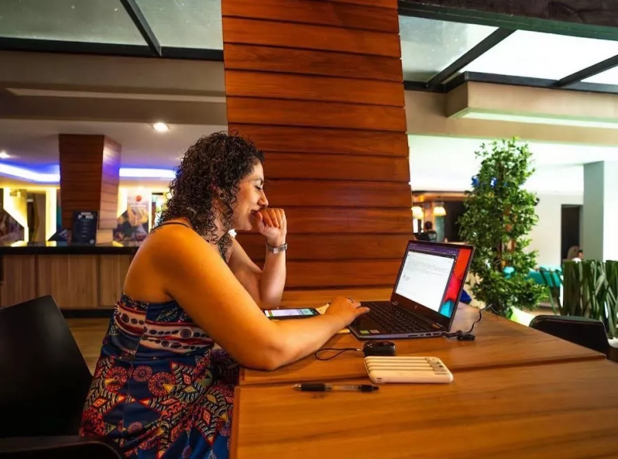 Хостел Mad Monkey Phuket в Пхукете: Хостел, Кафе, Бассейн, Отель, Бильярд, Pool, Hotel, Hostel, Cafe, Swimming Pool,