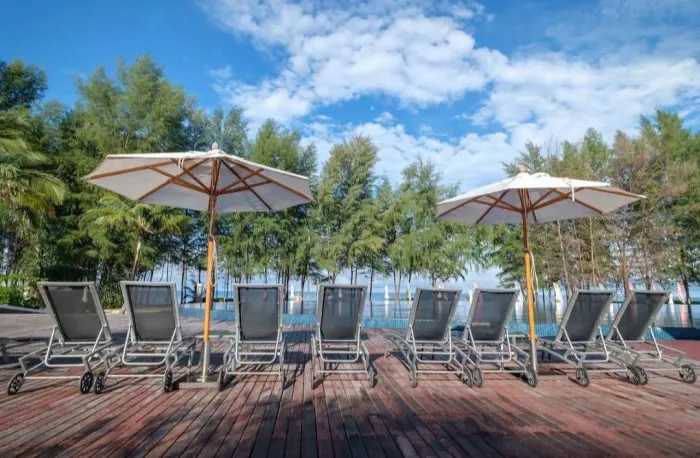 Отель Splash Beach Resort в Пхукете: Жилье, Отель, Spa, Аквапарк, Бассейн, Ресторан, 
