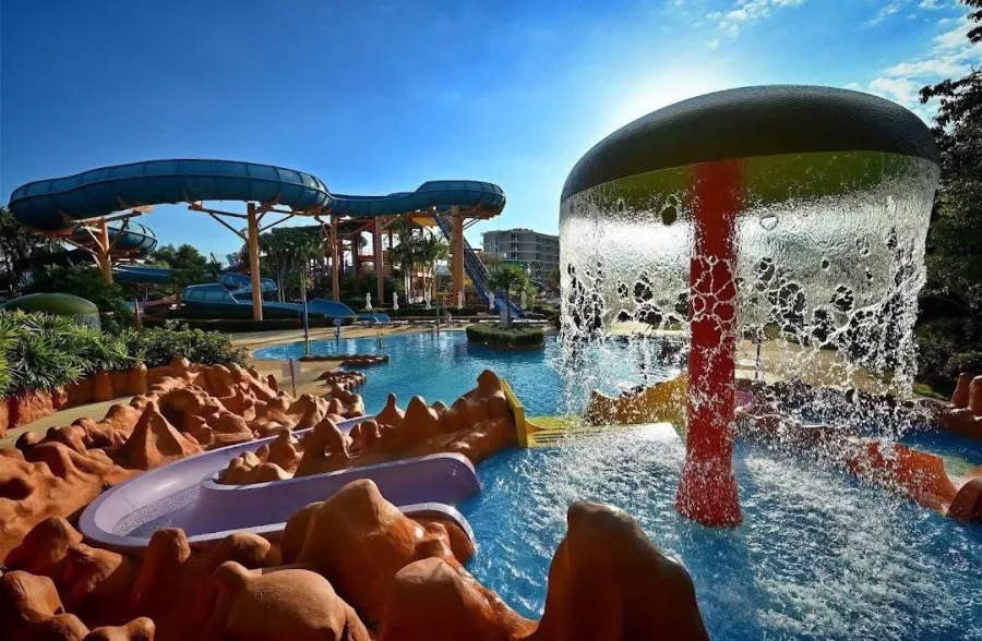 Отель Splash Beach Resort в Пхукете: Жилье, Отель, Spa, Аквапарк, Бассейн, Ресторан,