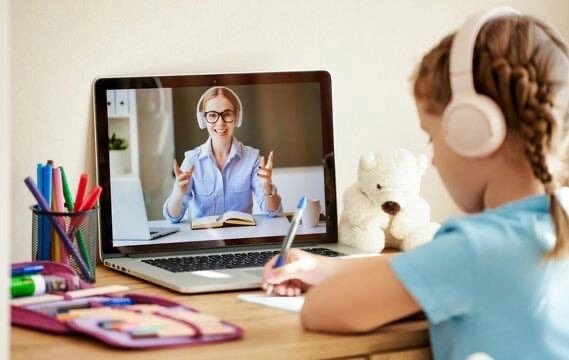 Школа развития интеллекта SchoolBox на Монаховой
