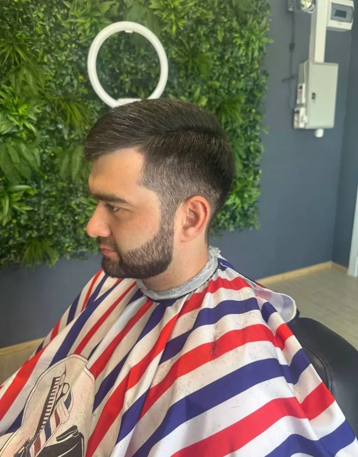 Барбершоп Barber Яблоновский в Краснодаре: Барбершоп, Мужская стрижка , Укладка волос , Укладка бороды , Борода, Парикмахер , Парикмахерская, Мужское пространство ,