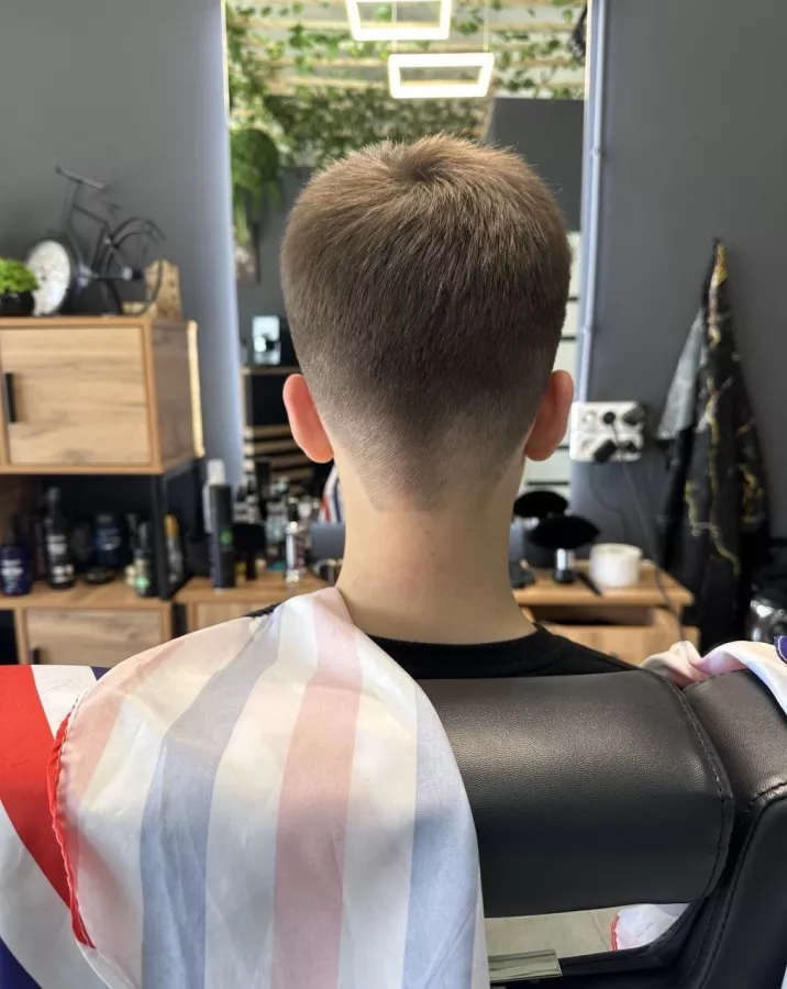 Барбершоп Barber Яблоновский в Краснодаре: Барбершоп, Мужская стрижка , Укладка волос , Укладка бороды , Борода, Парикмахер , Парикмахерская, Мужское пространство ,