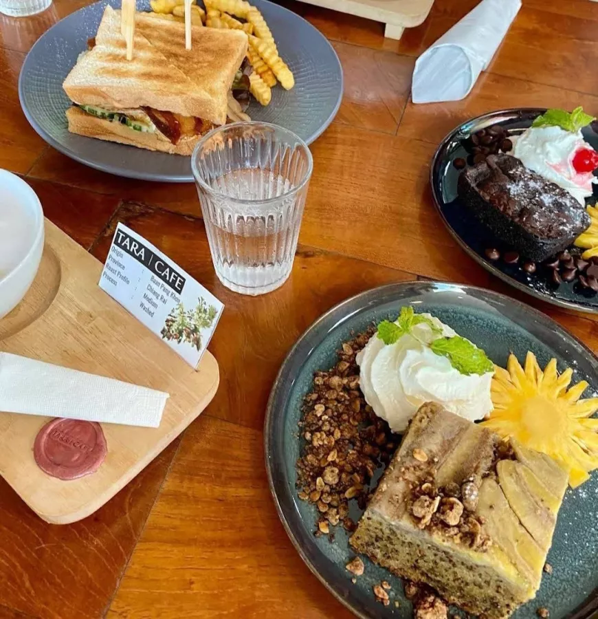 Кафе TARA в Пхукете: Сад, Ресторан, Бар, Кафе, Тайская Кухня, Restaurant, Bar, Cafe, Thai Cuisine, Garden,
