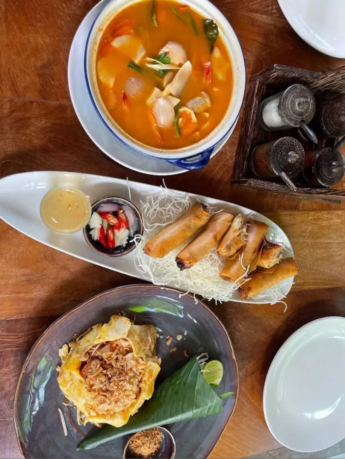 Кафе TARA в Пхукете: Сад, Ресторан, Бар, Кафе, Тайская Кухня, Restaurant, Bar, Cafe, Thai Cuisine, Garden,
