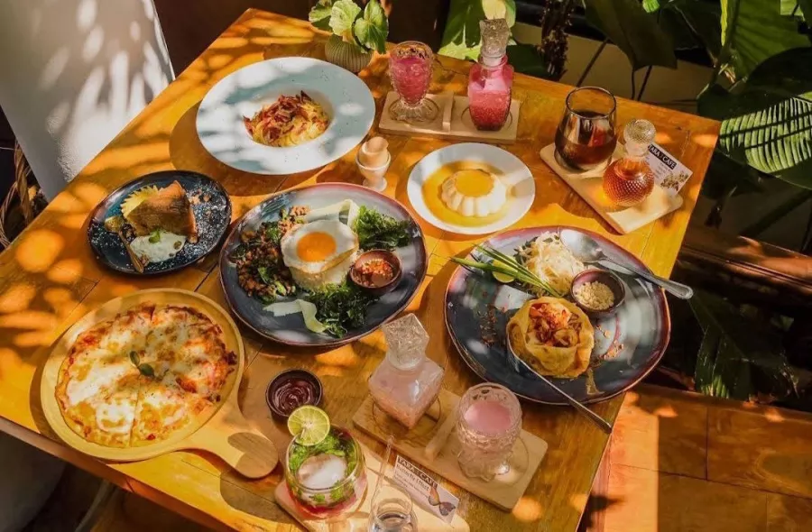 Кафе TARA в Пхукете: Сад, Ресторан, Бар, Кафе, Тайская Кухня, Restaurant, Bar, Cafe, Thai Cuisine, Garden,