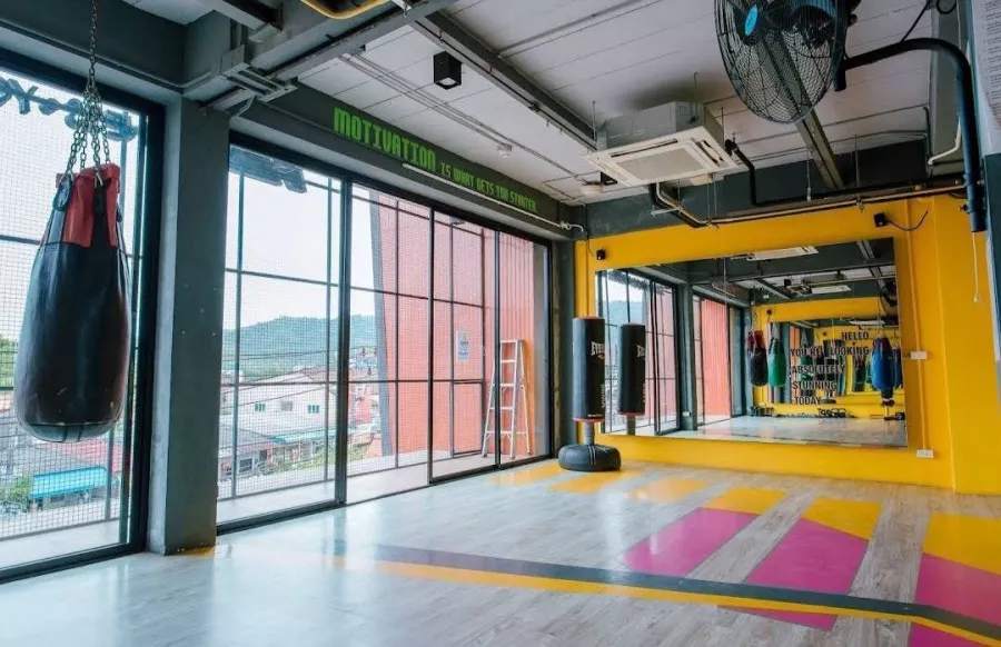 Тренажёрный Зал Just Fit Gym в Пхукете: Gym, Fitness, Dancing , Yoga, Фитнес, Танцы, Йога, Тренеры, Тренировки, Coaches, Trainings,