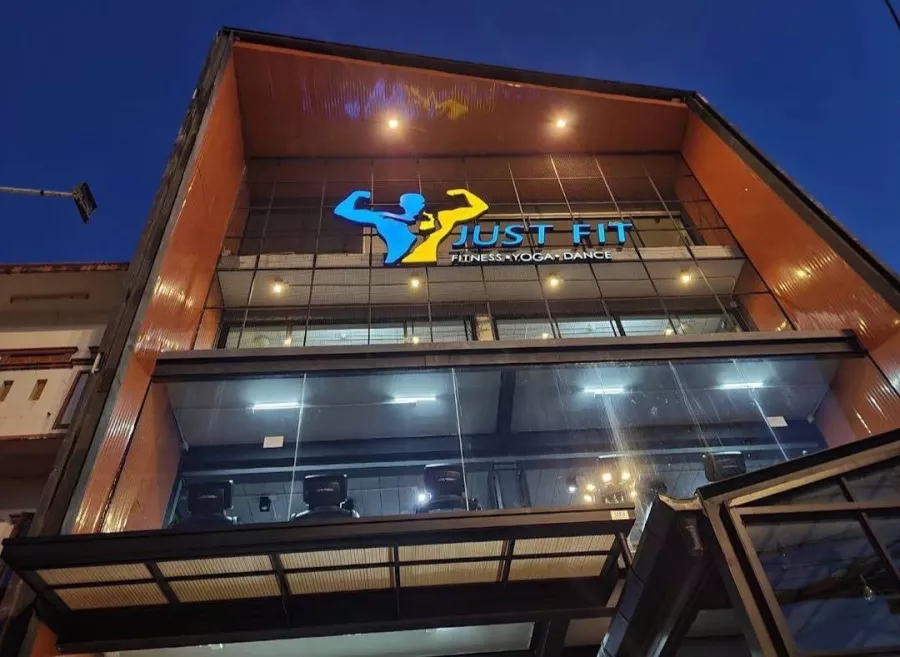 Тренажёрный Зал Just Fit Gym в Пхукете: Gym, Fitness, Dancing , Yoga, Фитнес, Танцы, Йога, Тренеры, Тренировки, Coaches, Trainings,