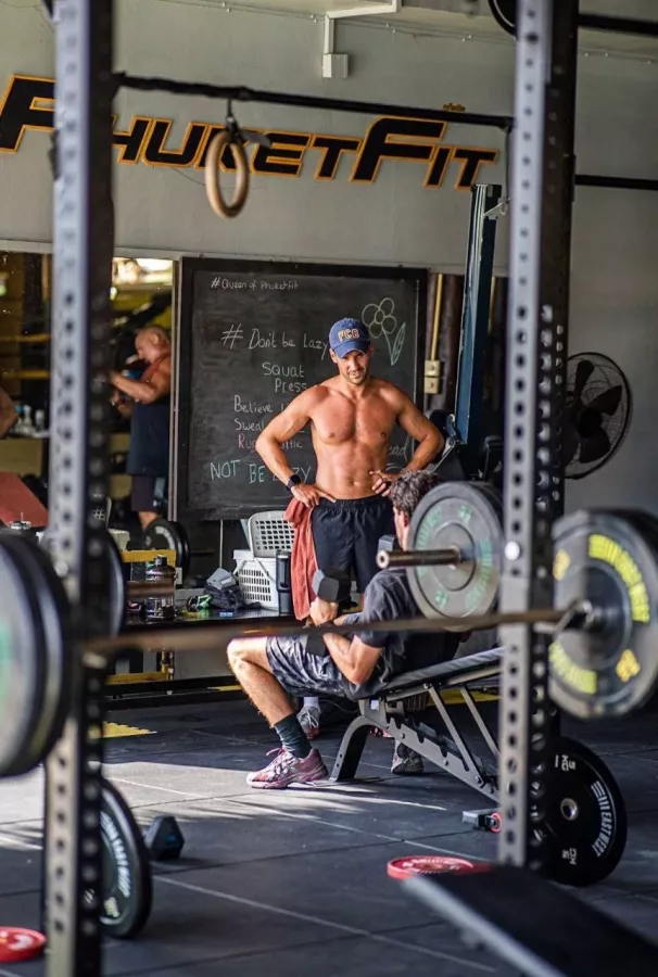 Тренажёрный Зал PhuketFit в Пхукете: Спортзал, Тренировка, Тренер, Фитнес, Бассейн, Йога,
