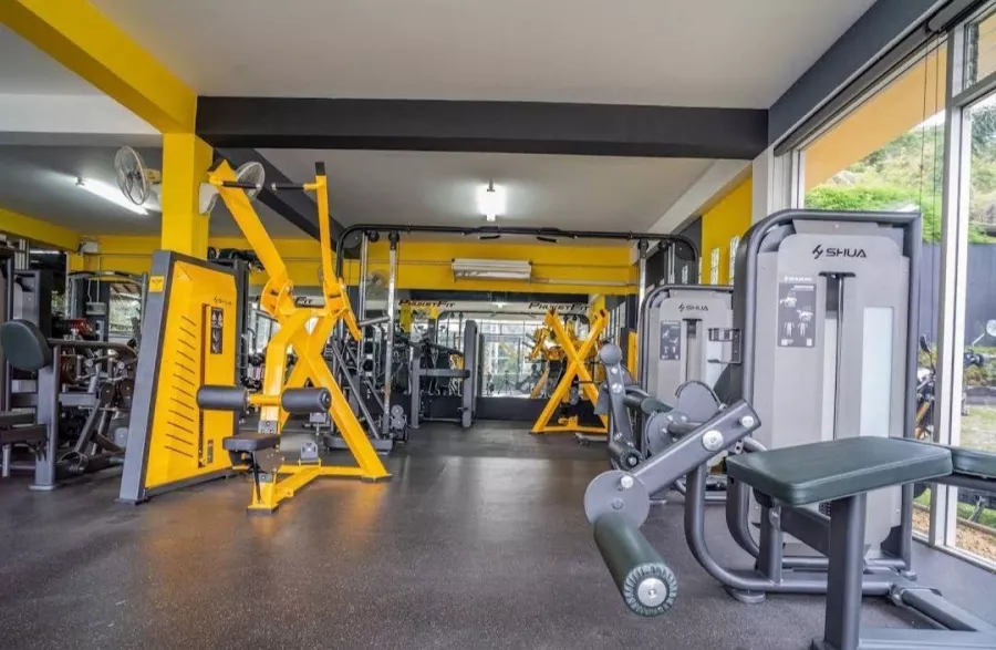 Тренажёрный Зал PhuketFit в Пхукете: Фитнес, Тренировки, Тренеры, Бассейн, Йога, Fitness, Trainings, Coaches, Yoga, Swimming Pool,