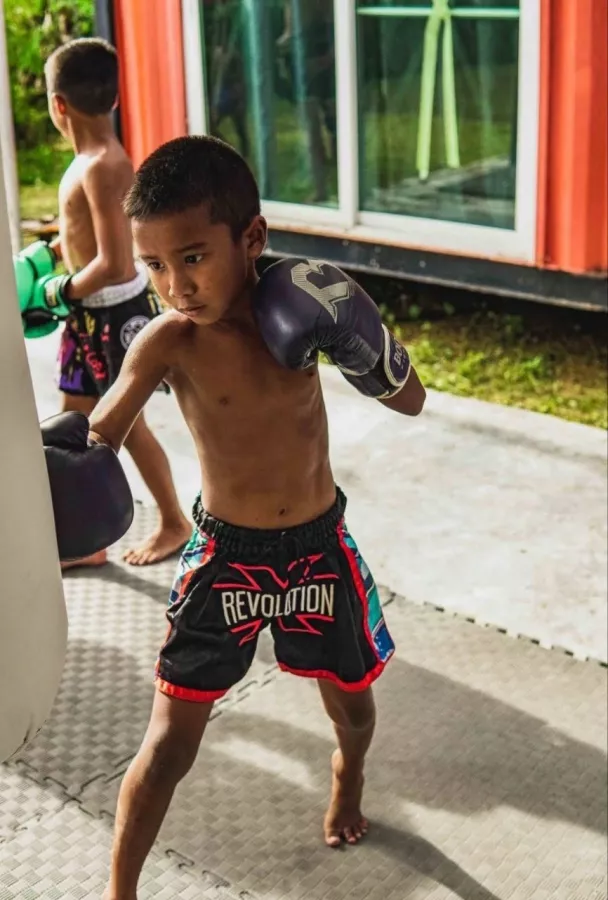 Спортивный Зал Revolution в Пхукете: Муай-Тай, Muay Thai, Gym, Coaches, Trainings, Тренеры, Тренировки,