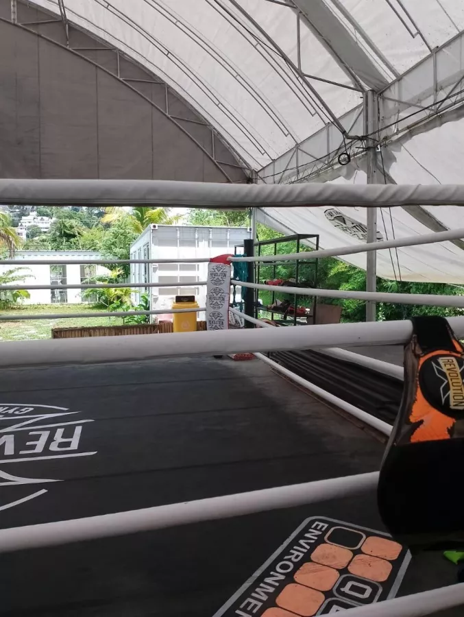 Спортивный Зал Revolution в Пхукете: Муай-Тай, Muay Thai, Gym, Coaches, Trainings, Тренеры, Тренировки,