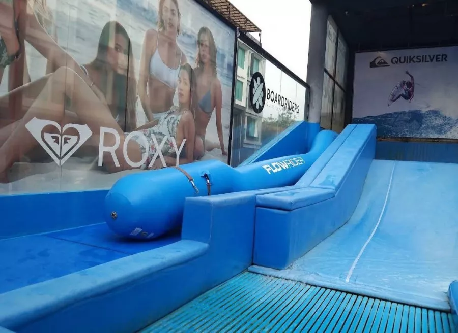 Сёрфинг Phuket Surf House в Пхукете: Вода, Развлечение, Спортзал, Тренер, Закуски, Бар, Сёрфинг,