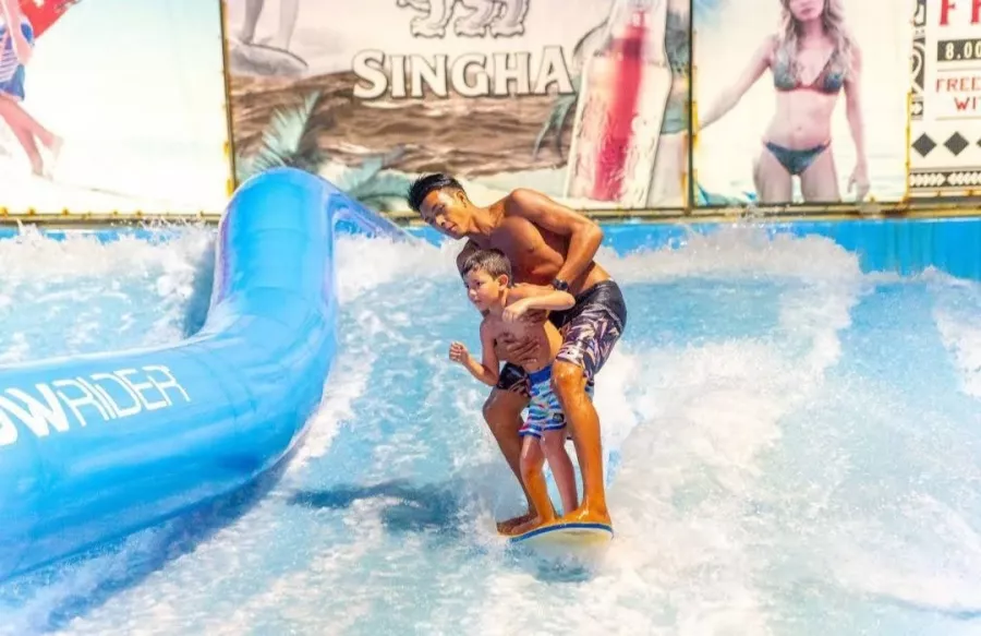 Сёрфинг Phuket Surf House в Пхукете: Вода, Развлечение, Спортзал, Тренер, Закуски, Бар, Сёрфинг,