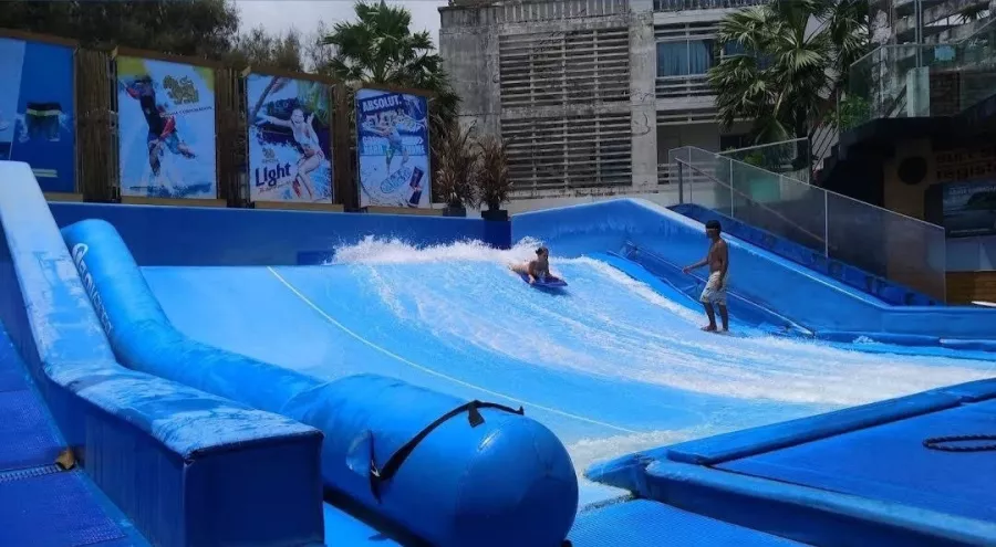 Сёрфинг Phuket Surf House в Пхукете: Вода, Развлечение, Спортзал, Тренер, Закуски, Бар, Сёрфинг,