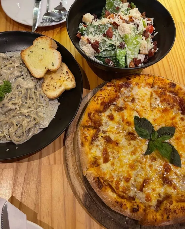 Ресторан Pizzeria Hut 1 в Пхукете: Итальянская Кухня, Пицца, Паста, Десерты, Бар, Italian Cuisine , Pizza, Pasta, Desserts, Bar,