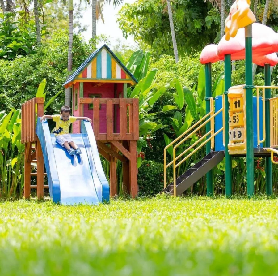 Отель Pinnacle Grand Jomtien Resort в Паттайе: Отель, Бассейн, Ресторан, Бар, Hotel, Swimming Pool, Bar, Restaurant, Детская Площадка, Kids Playground,