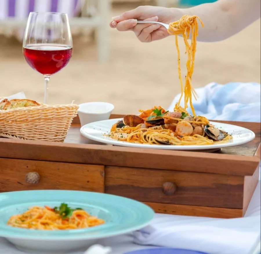 Отель Pinnacle Grand Jomtien Resort в Паттайе: Отель, Бассейн, Ресторан, Бар, Hotel, Swimming Pool, Bar, Restaurant, Детская Площадка, Kids Playground,