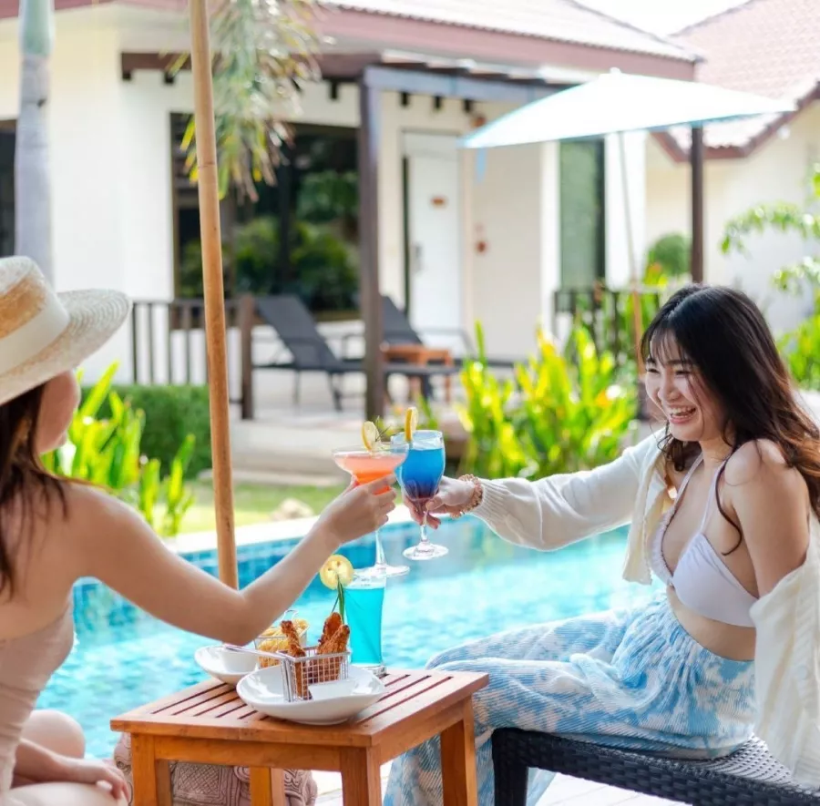 Отель Pinnacle Grand Jomtien Resort в Паттайе: Отель, Бассейн, Ресторан, Бар, Hotel, Swimming Pool, Bar, Restaurant, Детская Площадка, Kids Playground,
