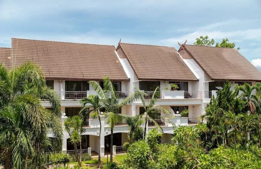 Отель Pinnacle Grand Jomtien Resort в Паттайе: Отель, Бассейн, Ресторан, Бар, Hotel, Swimming Pool, Bar, Restaurant, Детская Площадка, Kids Playground,