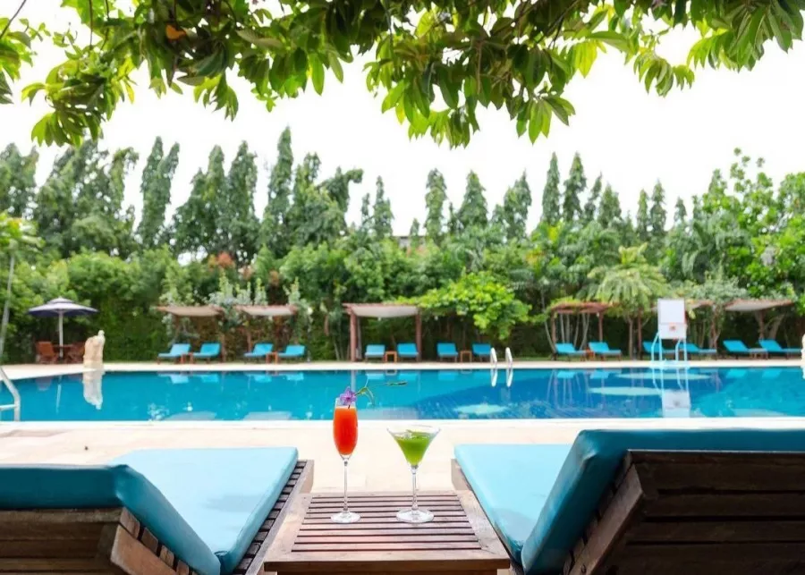 Отель Pinnacle Grand Jomtien Resort в Паттайе: Отель, Бассейн, Ресторан, Бар, Hotel, Swimming Pool, Bar, Restaurant, Детская Площадка, Kids Playground,