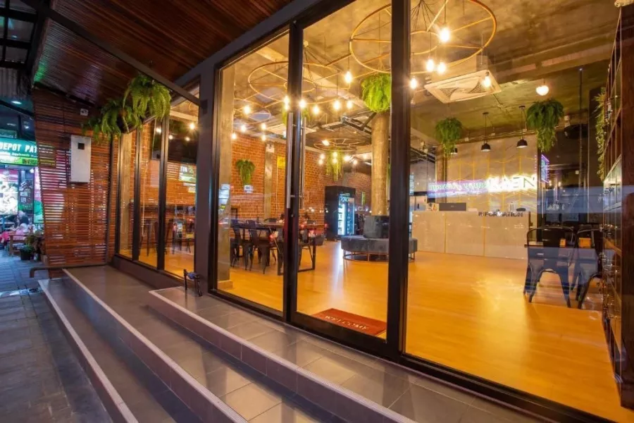 Хостел Kaen Pattaya в Паттайе: Отель, Хостел, Бар, Коворкинг, Hotel, Hostel, Bar, Coworking,