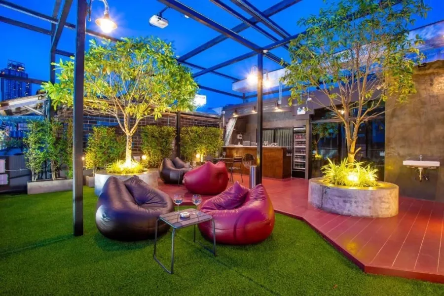 Хостел Kaen Pattaya в Паттайе: Отель, Хостел, Бар, Коворкинг, Hotel, Hostel, Bar, Coworking,