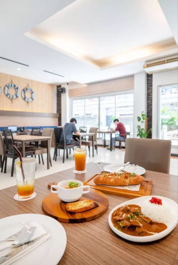 Отель Kokotel Pattaya South Beach в Паттайе: Отель, Кафе, Бассейн, Детская Комната, Hotel, Cafe, Kids Room, Swimming Pool,