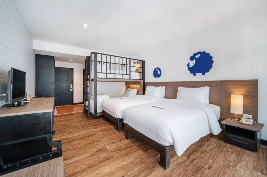 Отель Kokotel Pattaya South Beach в Паттайе: Отель, Кафе, Бассейн, Детская Комната, Hotel, Cafe, Kids Room, Swimming Pool,