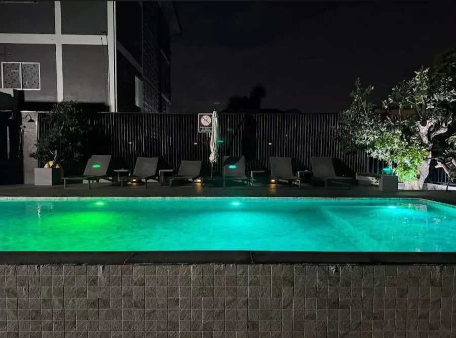 Отель Sleep With Me Pattaya в Паттайе: Отель, Бассейн, Кафе, Hotel, Swimming Pool, Cafe,