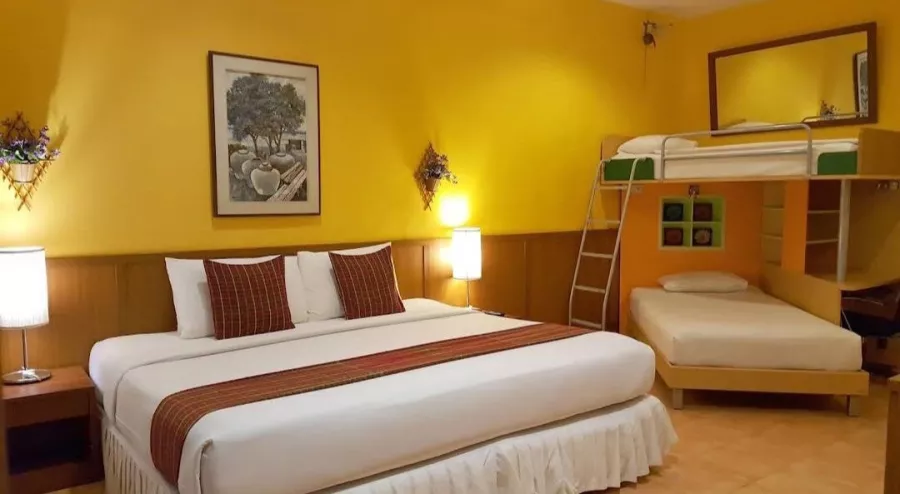 Отель Birds & Bees Resort в Паттайе: Отель, Ресторан, Бар, Бассейн, Hotel, Bar, Swimming Pool , Restaurant ,