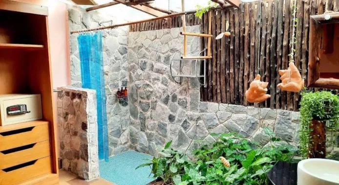 Отель «Birds & Bees Resort»