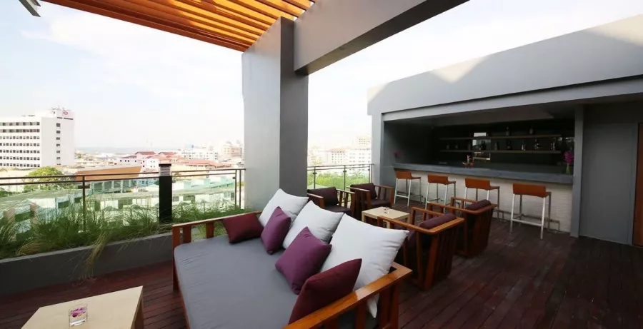 Отель The Sun Xclusive в Паттайе: Отель, Бассейн, Бар, Ресторан, Hotel, Bar, Restaurant, Swimming Pool ,