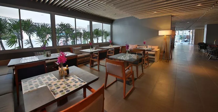 Отель The Sun Xclusive в Паттайе: Отель, Бассейн, Бар, Ресторан, Hotel, Bar, Restaurant, Swimming Pool ,