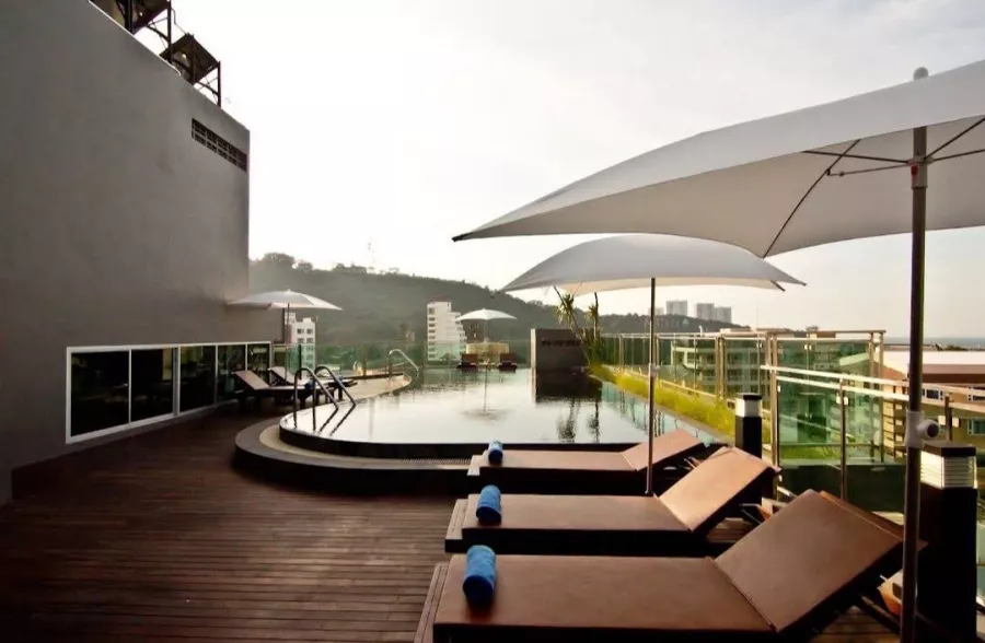 Отель The Sun Xclusive в Паттайе: Отель, Бассейн, Бар, Ресторан, Hotel, Bar, Restaurant, Swimming Pool ,