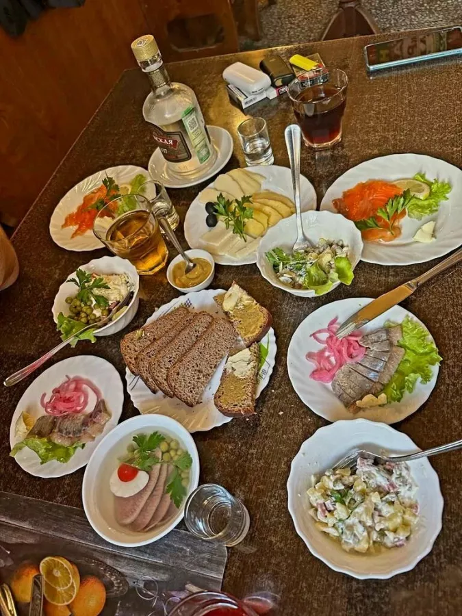 Кафе Маяк в Санкт-Петербурге: Вкусно, Еда навынос, Кофе с собой, Горячий чай, Wi-Fi, Оплата картой, Европейская кухня, Морская кухня, Русская кухня, Поесть в Санкт-Петербурге,