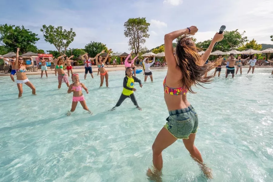 Аквапарк Ramayana в Паттайе: Аквапарк, Бассейн, Кафе, Swimming Pool, Cafe, Waterpark, Slides, Горки,
