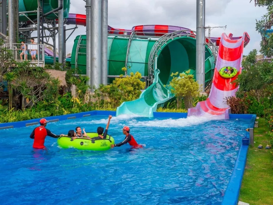 Аквапарк Ramayana в Паттайе: Аквапарк, Бассейн, Кафе, Swimming Pool, Cafe, Waterpark, Slides, Горки,