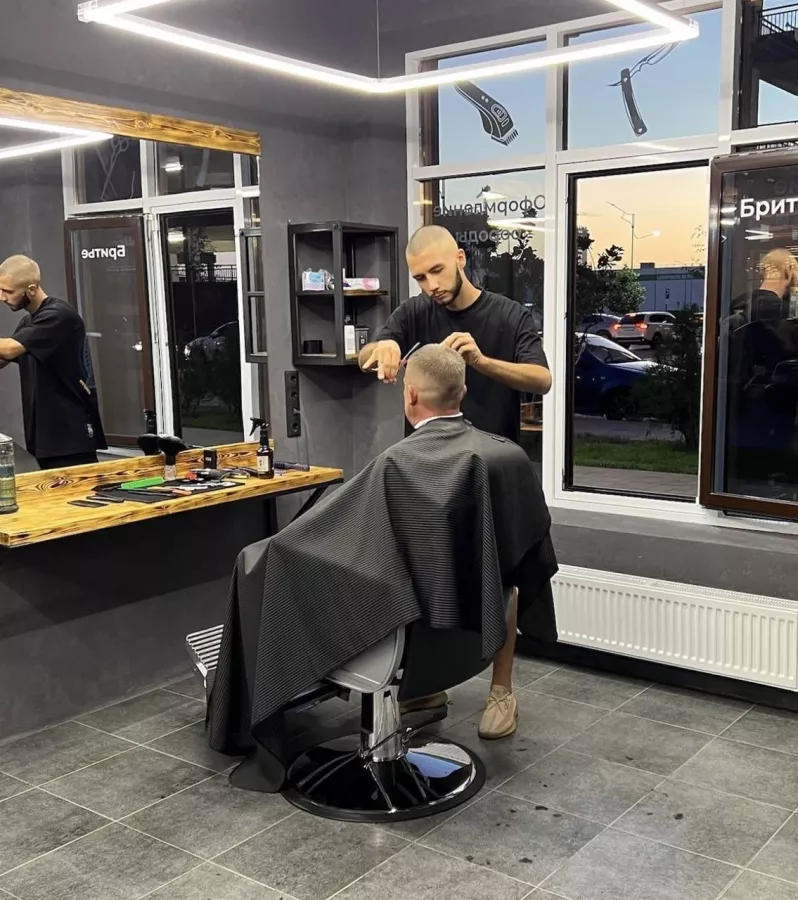 Барбершоп Брутал в Краснодаре: Красота, Мужчинам, Стрижка, Барбершоп, Борода, Парикмахер,