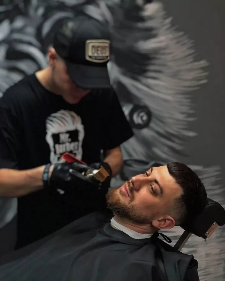 Барбершоп Mr.Barber на Нефтянников в Краснодаре: Красота, Барбершоп, Мужчинам, Парикмахер, Стрижка, Борода,