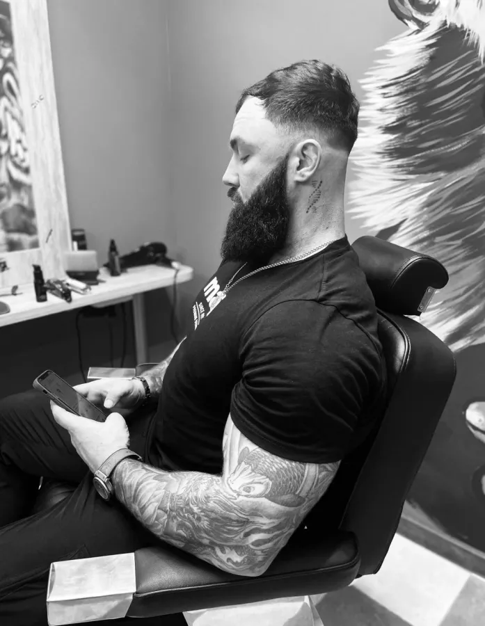 Барбершоп Mr.Barber на Нефтянников в Краснодаре: Красота, Барбершоп, Мужчинам, Парикмахер, Стрижка, Борода,