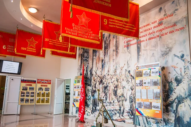 Выставочный зал Боевой Славы в Краснодаре: Музей , История , Искусство , Экскурсия , Экспонат, Куда сходить , Что посмотреть , Военная техника,